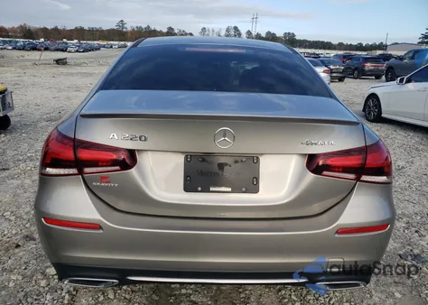 2019 Mercedes-Benz A 220 4Matic z USA, uszkodzony, nr VIN WDD3G4FB8KW014520